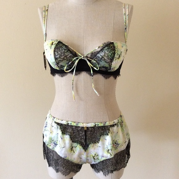 Sale 🛍 3 pcs Designer Black Label collection Bra+Panties - Picture 1 of 9